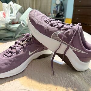 Nike Women's Legend Essential 3 Next Nature training shoes